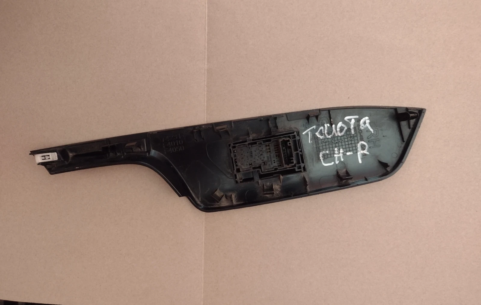 74231-F4010  ����� ��.�����o / ������ ����� ����� TOYOTA C-HR 1.8 Hybrid  74231-F4050 | Mobile.bg � ����������� 3