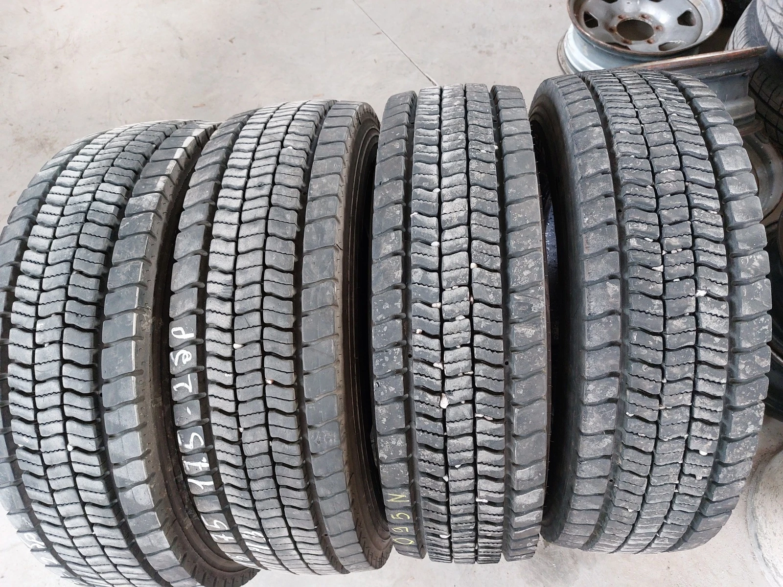 ���� 215/75R17.5 | Mobile.bg � ����������� 2
