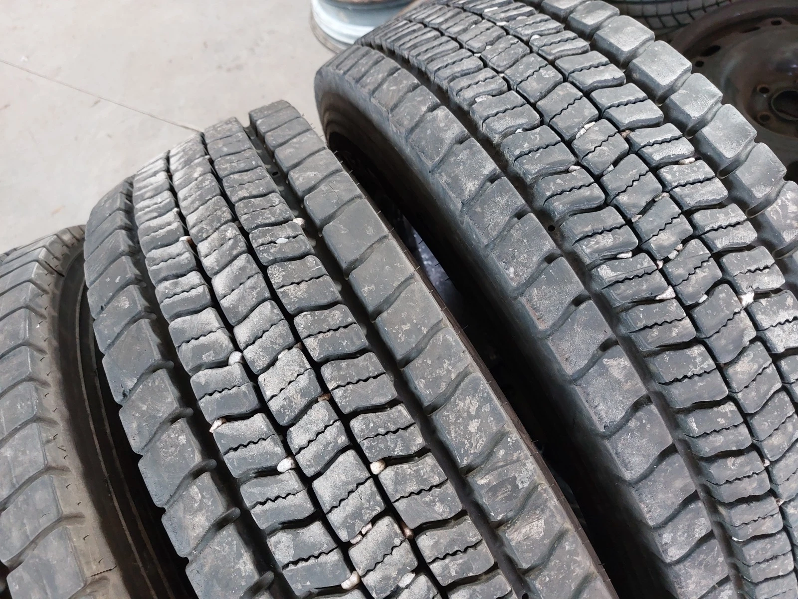 ���� 215/75R17.5 | Mobile.bg � ����������� 4
