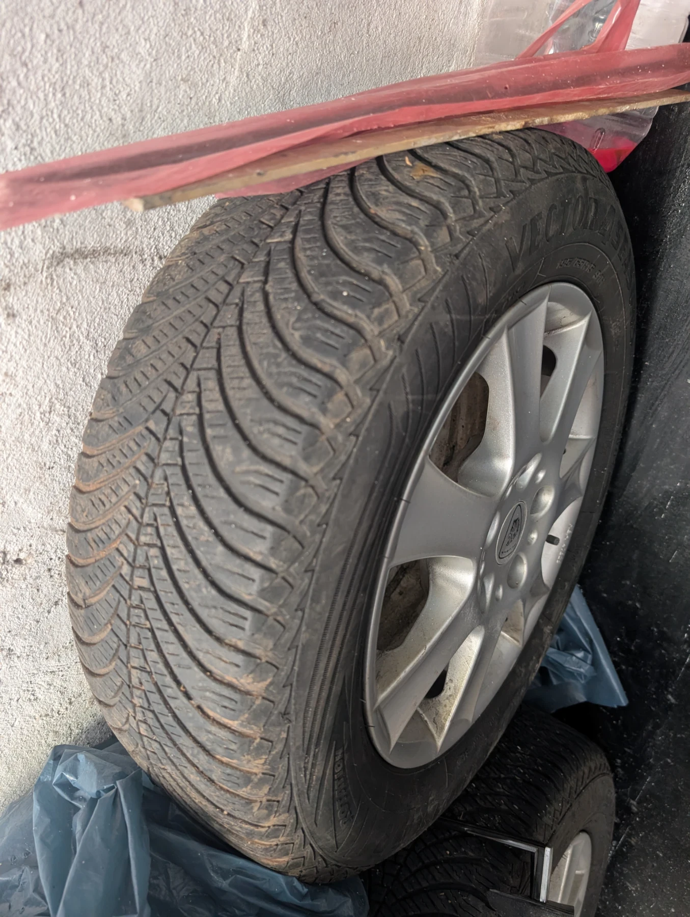 ���� � ������ 195/65R15 | Mobile.bg � ����������� 4