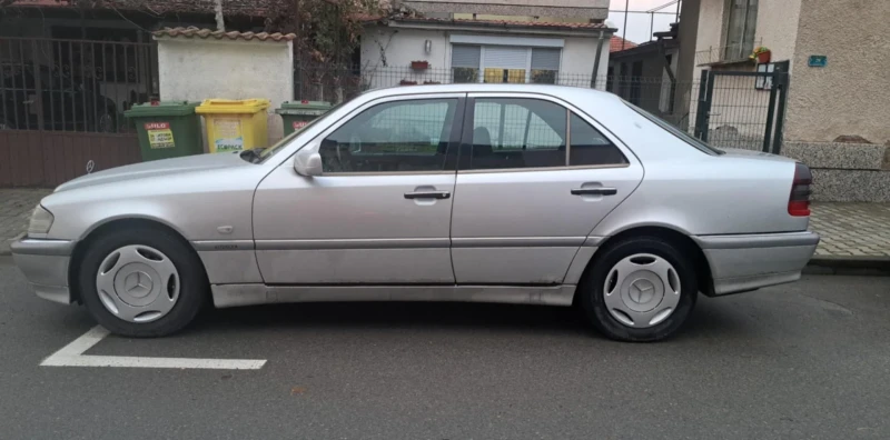 Mercedes-Benz C 220 CDI, снимка 1 - Автомобили и джипове - 48497118