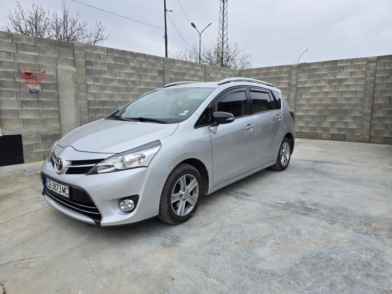 Toyota Verso ПРОДАДЕНА, снимка 2 - Автомобили и джипове - 49461286