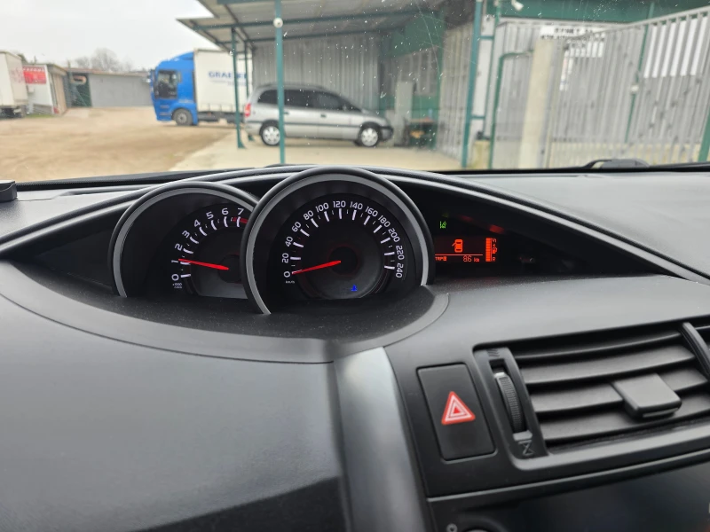 Toyota Verso, снимка 1 - Автомобили и джипове - 49461286