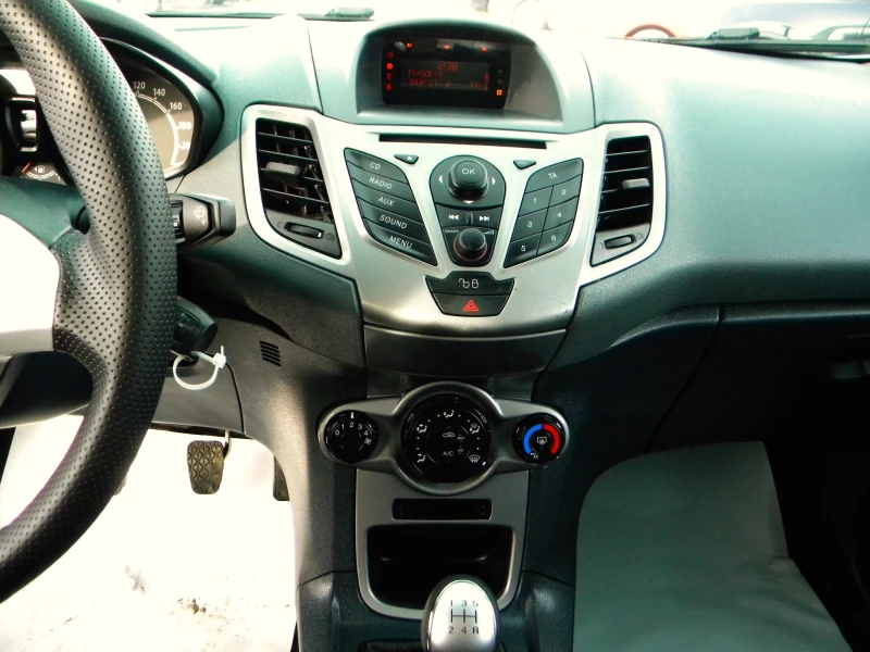 Ford Fiesta 1.2* КАТО НОВА* EURO5A, снимка 14 - Автомобили и джипове - 52838434