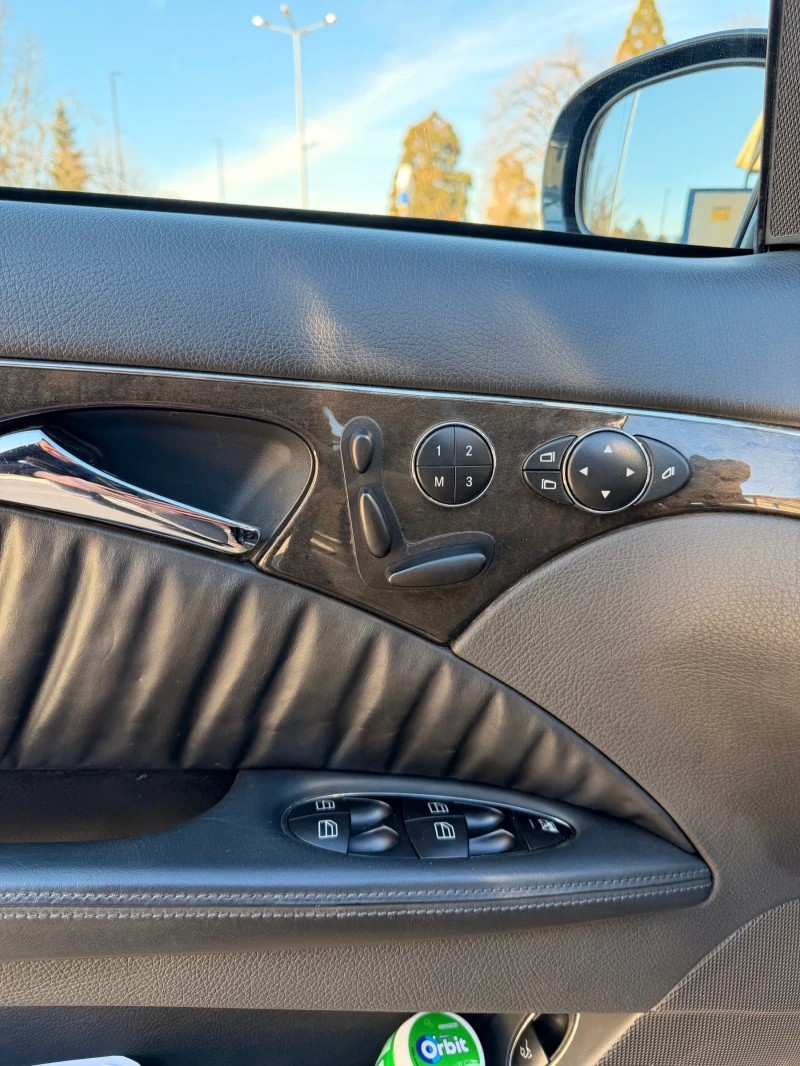 Mercedes-Benz E 320 Бенизн Без Газ 224 коня, снимка 9 - Автомобили и джипове - 53258356