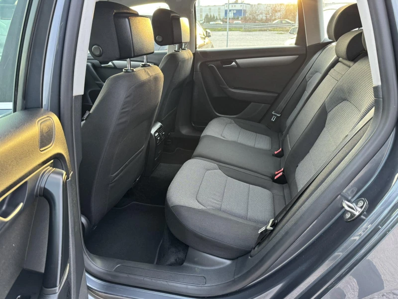 VW Passat 2.0TDI, снимка 8 - Автомобили и джипове - 53538882