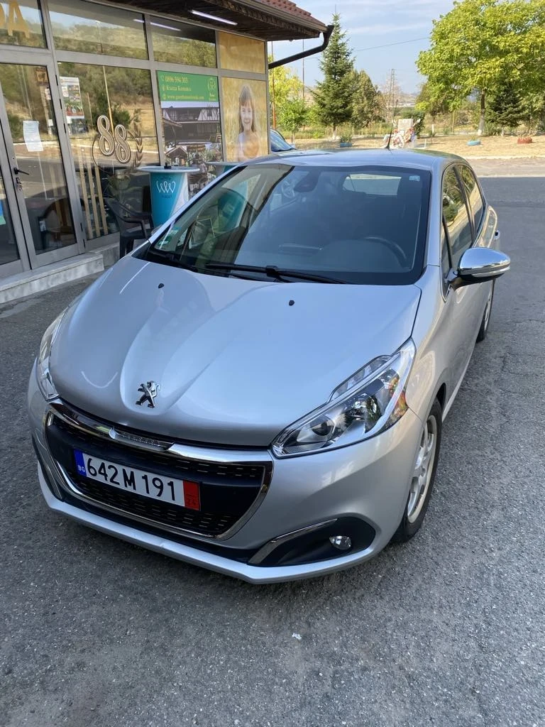 Peugeot 208, снимка 1 - Автомобили и джипове - 47307635