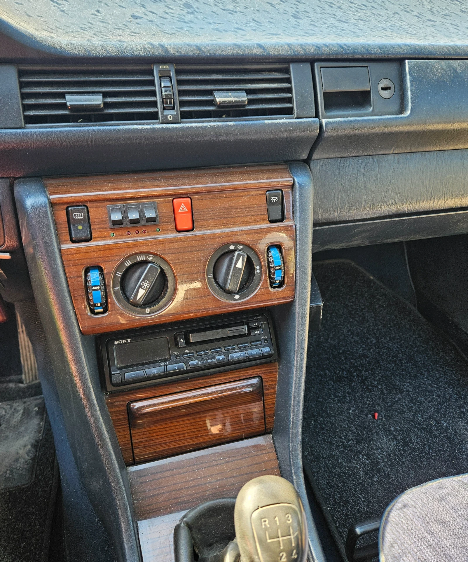 Mercedes-Benz 124 200 - изображение 10