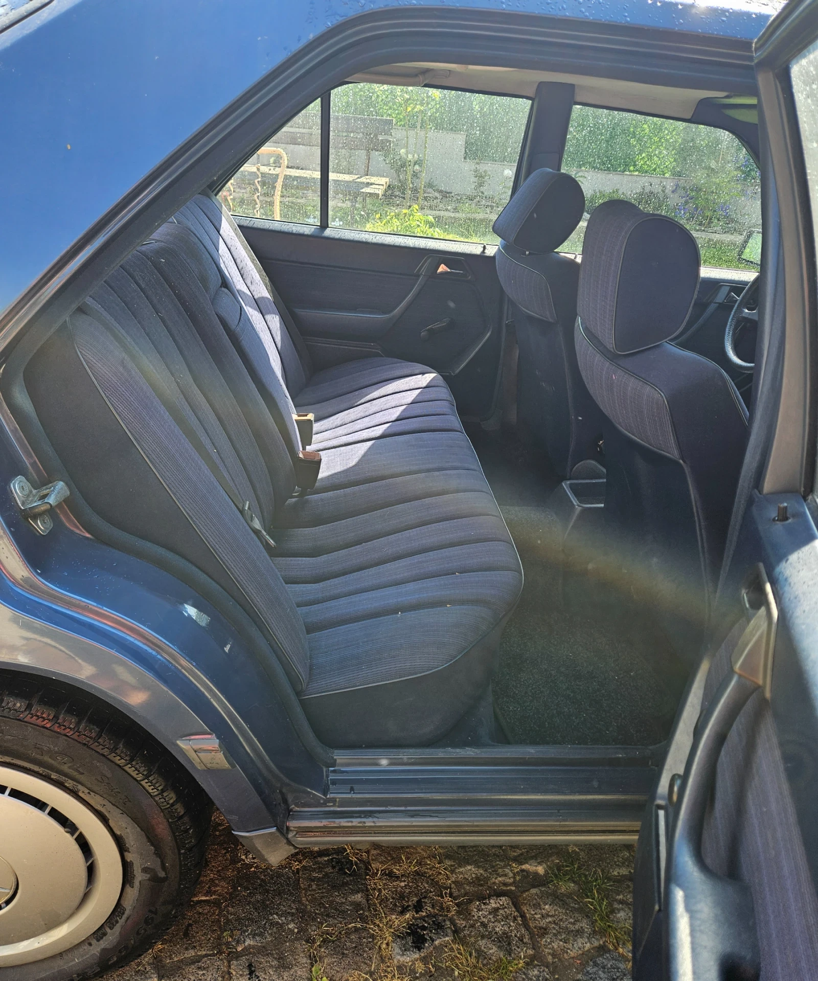 Mercedes-Benz 124 200 - изображение 7