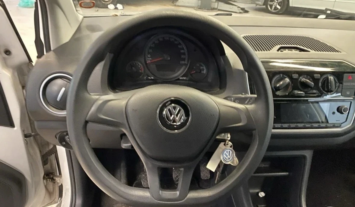 VW Up 1.0 MPI BMT 60 - изображение 8