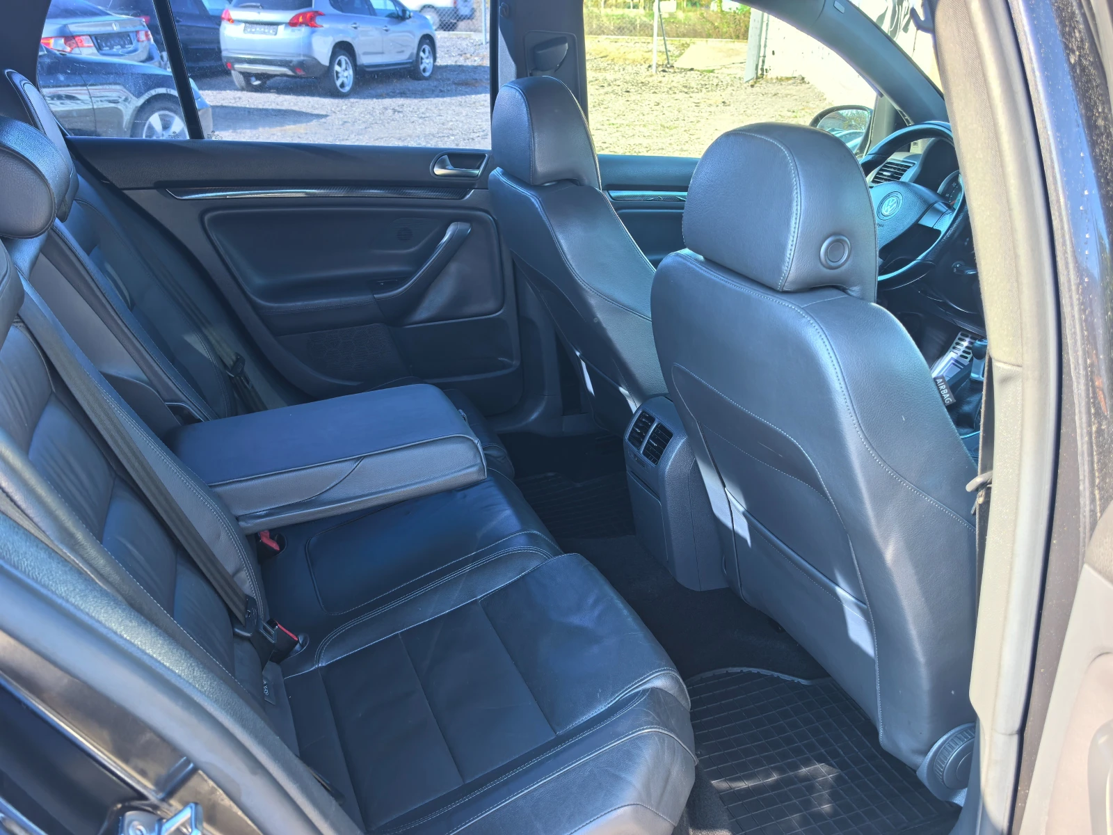 VW Golf 2.0 GTI | Mobile.bg — изображение 12