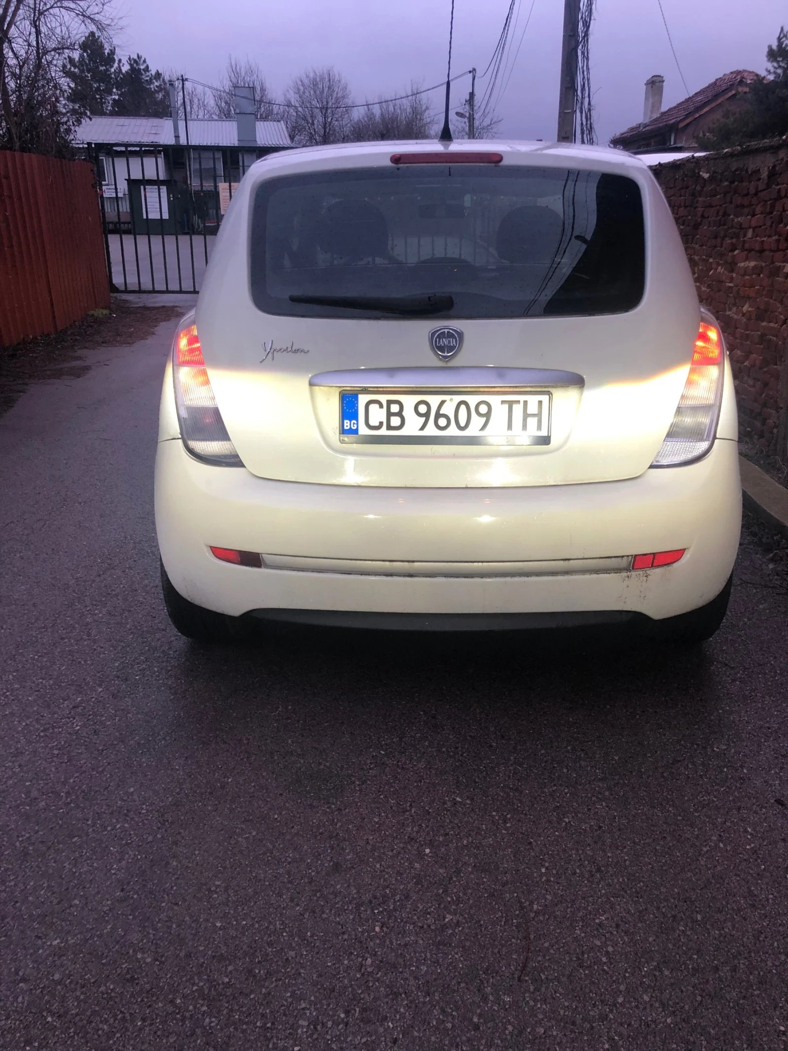 Lancia Ypsilon 1.4 - изображение 2