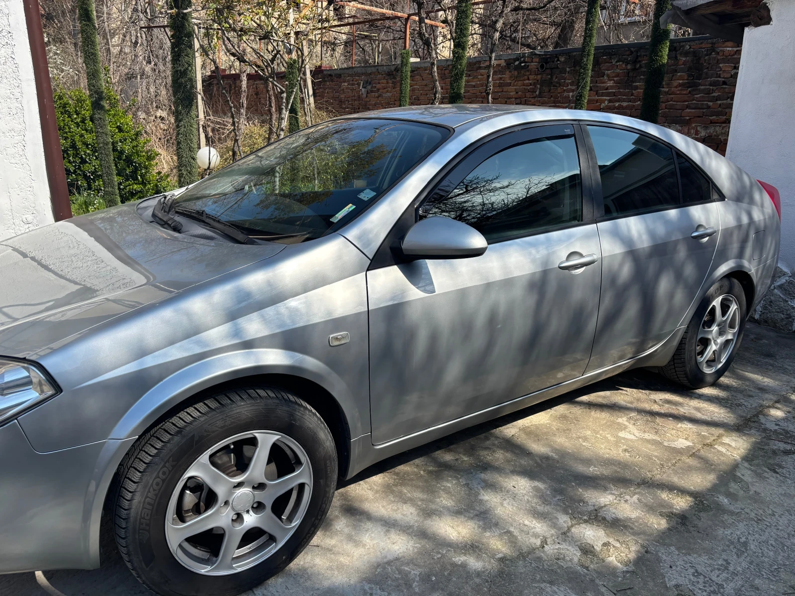 Nissan Primera Газ бензин, снимка 2 - Автомобили и джипове - 53862558