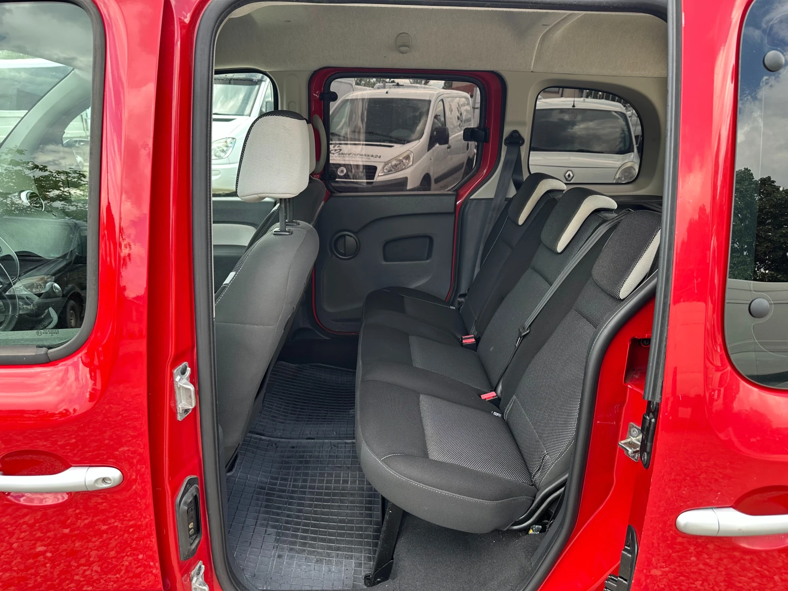 Renault Kangoo klimatronik/full, снимка 11 - Автомобили и джипове - 54621360