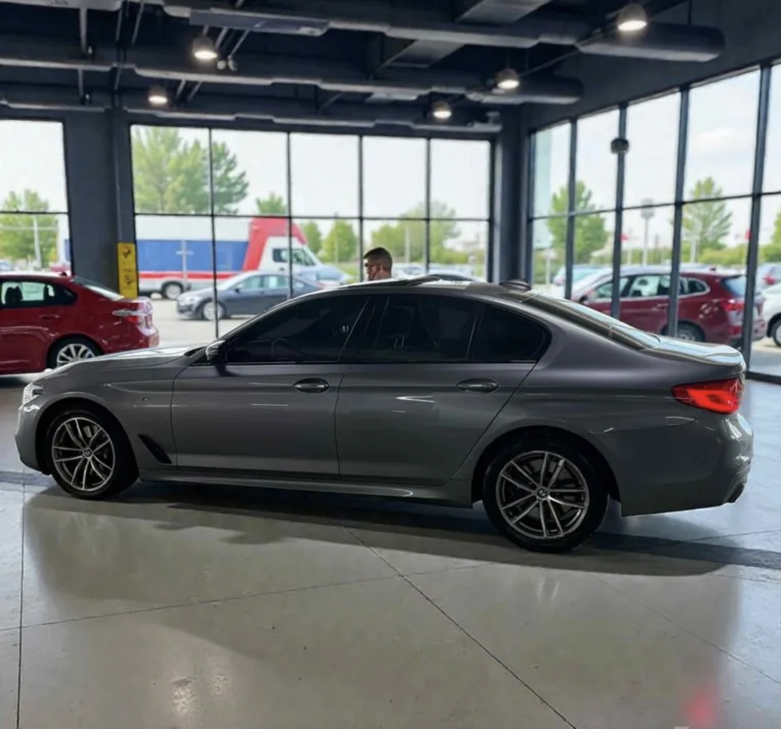 BMW 530 M* PANO* ОБДУХ* HUD* 360* Крайна цена* , снимка 2 - Автомобили и джипове - 54855203