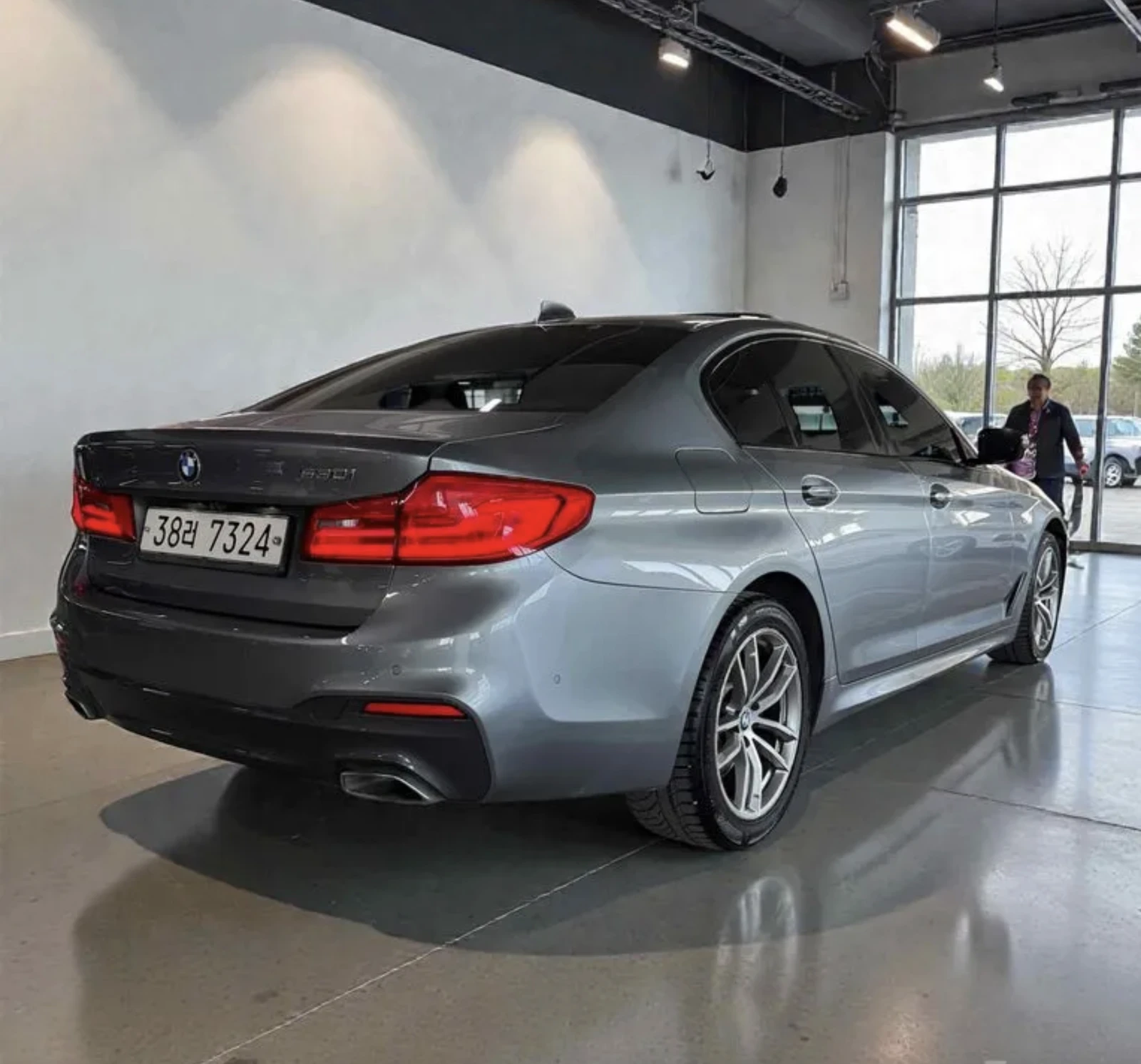 BMW 530 M* PANO* ОБДУХ* HUD* 360* Крайна цена* , снимка 5 - Автомобили и джипове - 54855203