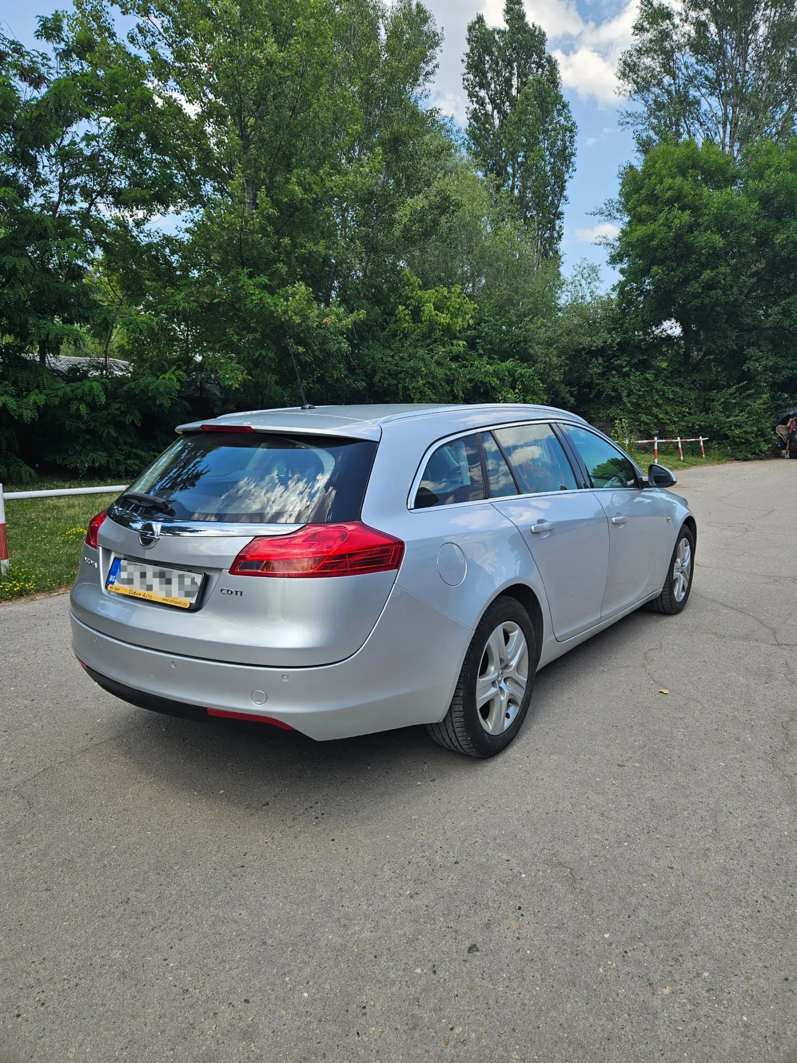 Opel Insignia Sports Tourer, снимка 5 - Автомобили и джипове - 55105286