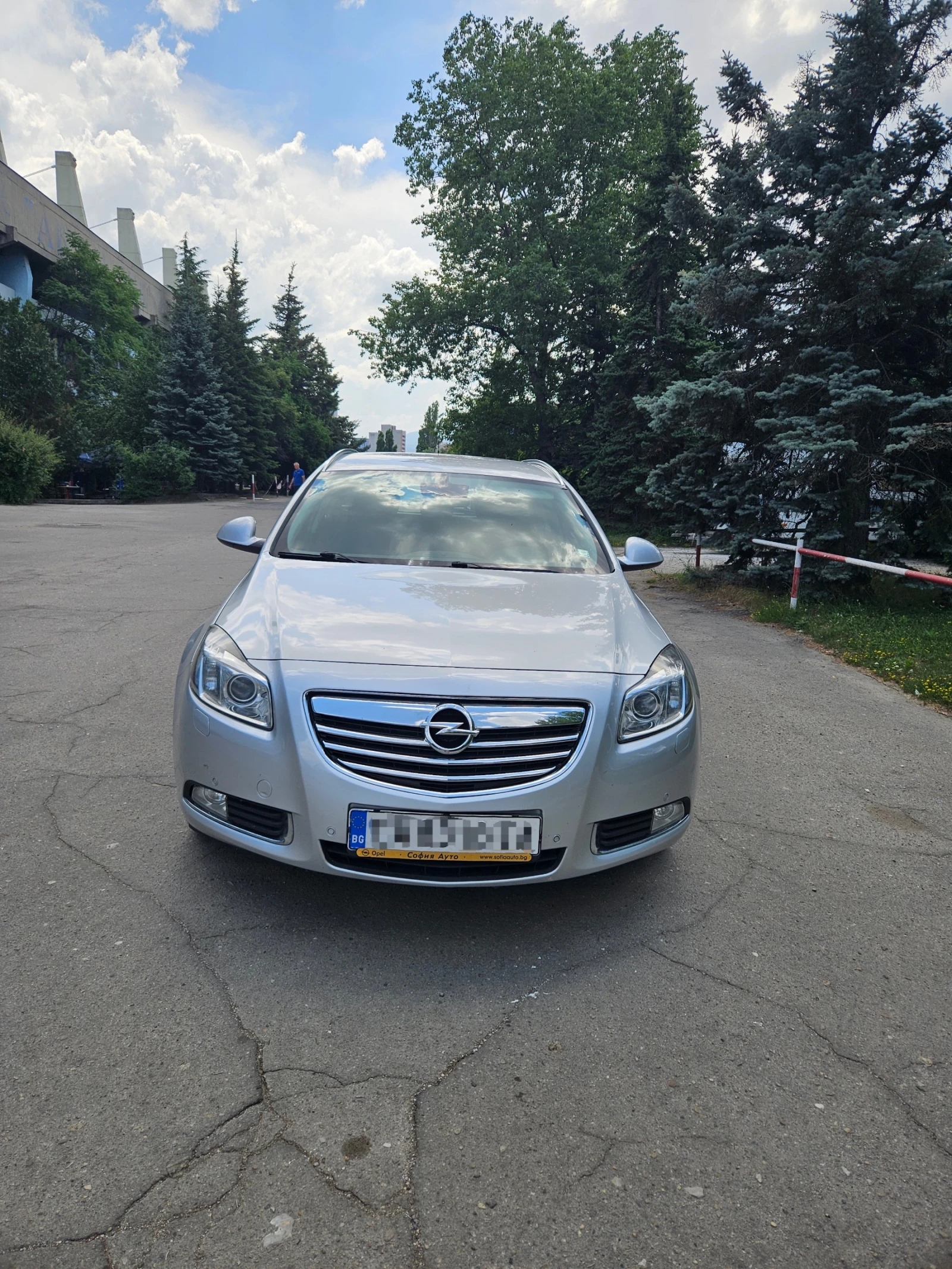 Opel Insignia Sports Tourer, снимка 2 - Автомобили и джипове - 55105286