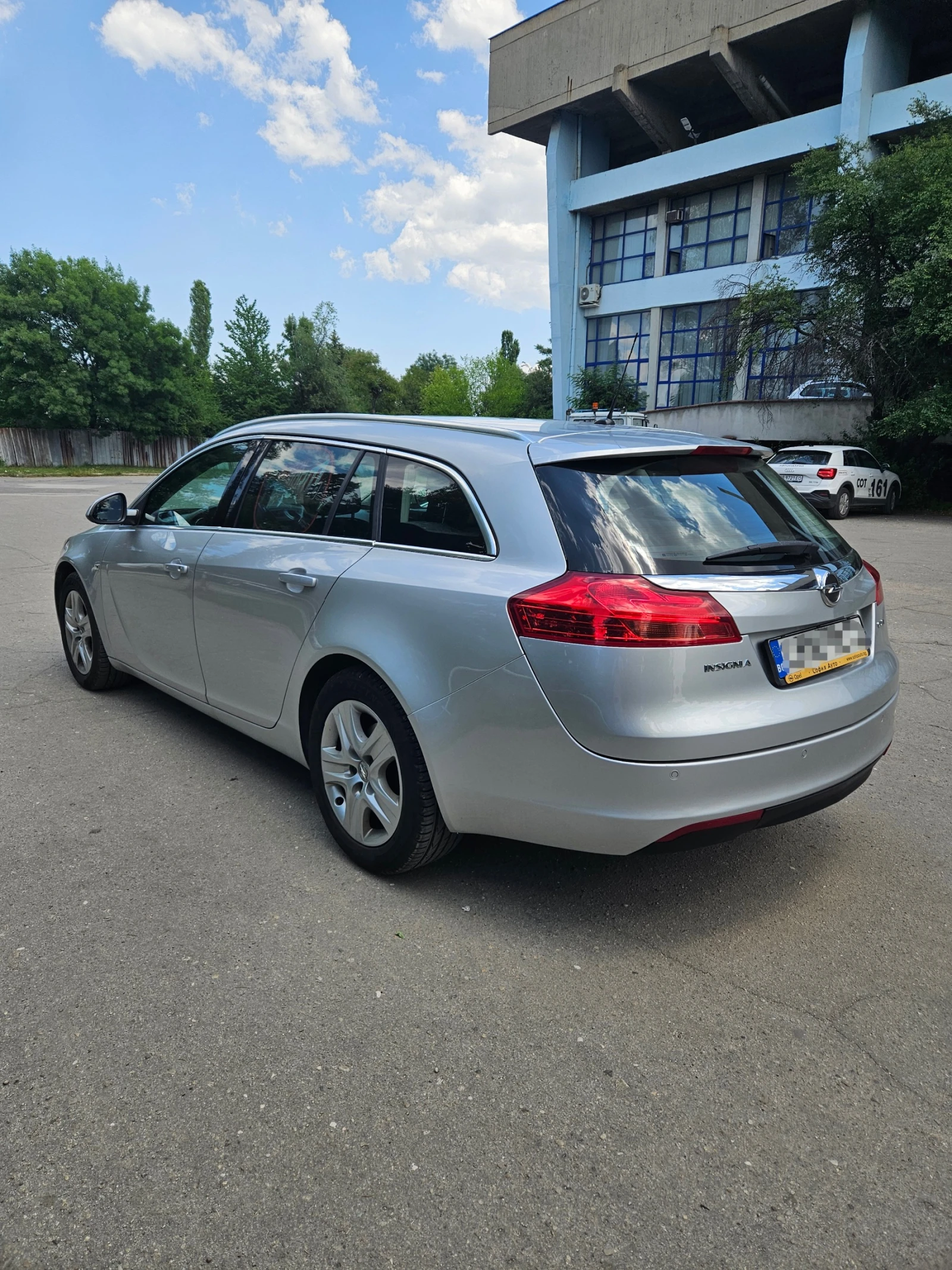 Opel Insignia Sports Tourer, снимка 7 - Автомобили и джипове - 55105286