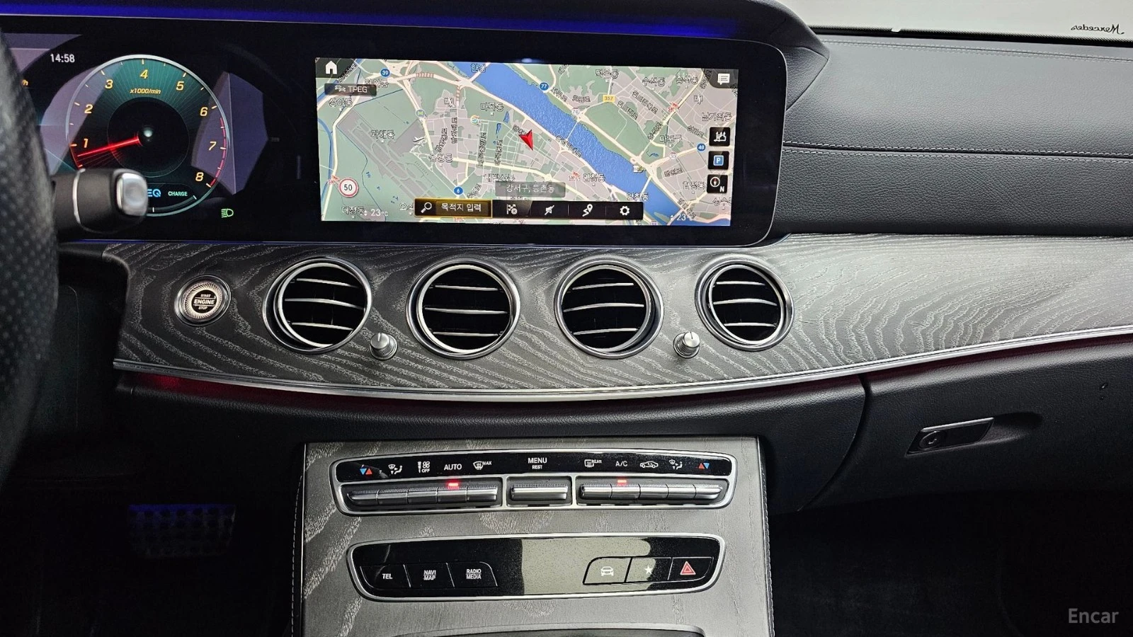 Mercedes-Benz E 350 4MATIC/AMG-LINE/DRIVE-ASSISTS/SUNROOF, снимка 8 - Автомобили и джипове - 55688191