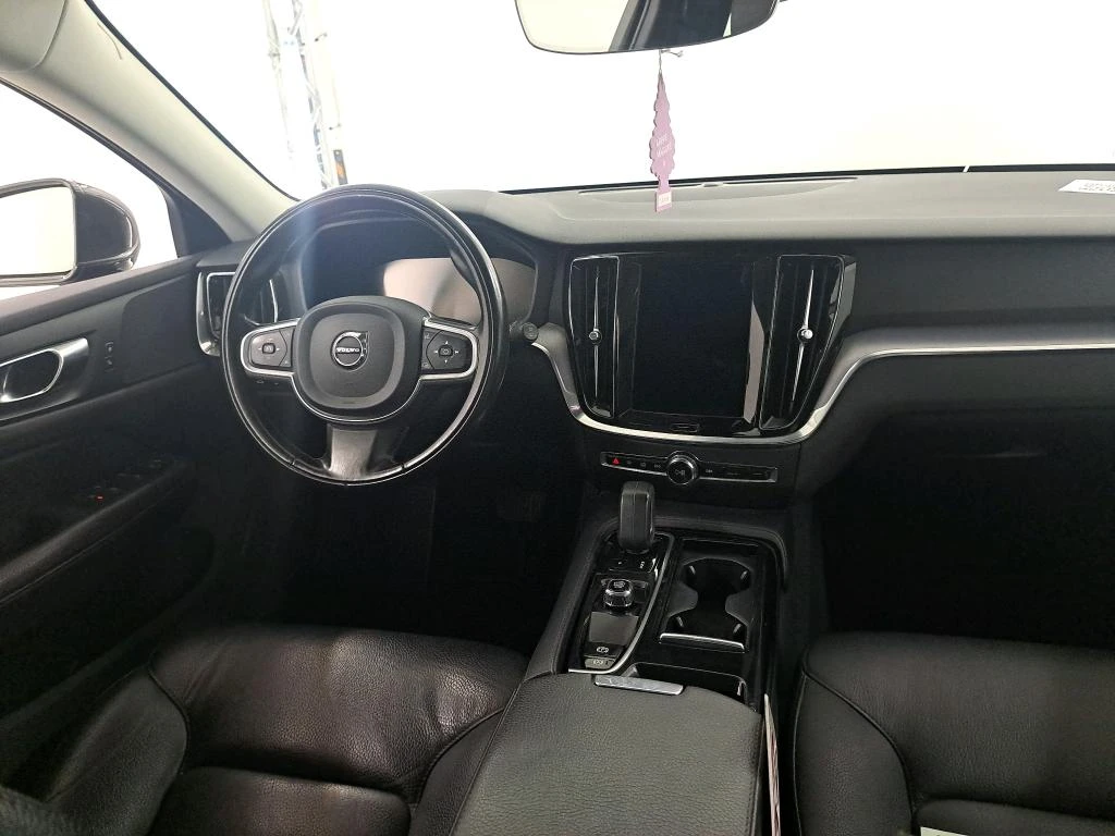 Volvo V60, снимка 8 - Автомобили и джипове - 56165736