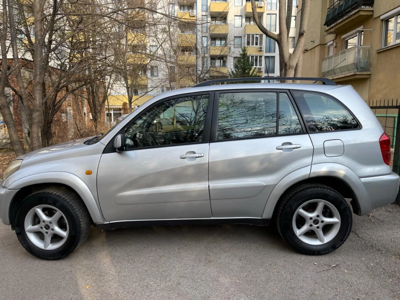 Toyota Rav4 2.0VVT-i 4х4 КАТО НОВ, снимка 2 - Автомобили и джипове - 48208955