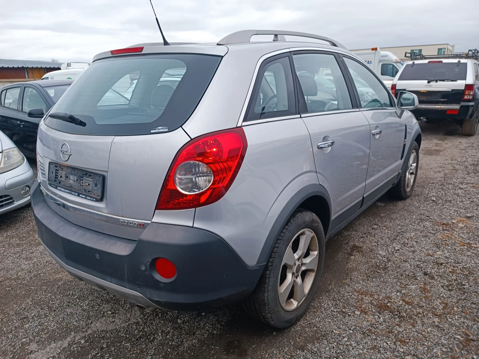 Opel Antara 132000км. РЕАЛНИ ПЪЛНА СЕРВИЗНА ИСТОРИЯ 4X4  - изображение 4