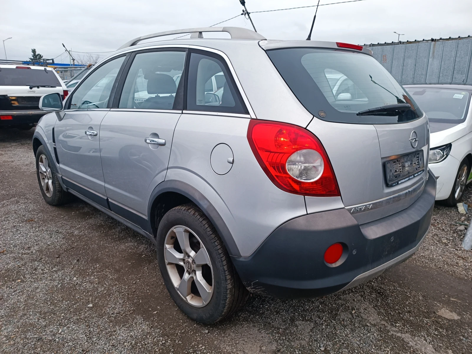 Opel Antara 132000км. РЕАЛНИ ПЪЛНА СЕРВИЗНА ИСТОРИЯ 4X4  - изображение 6