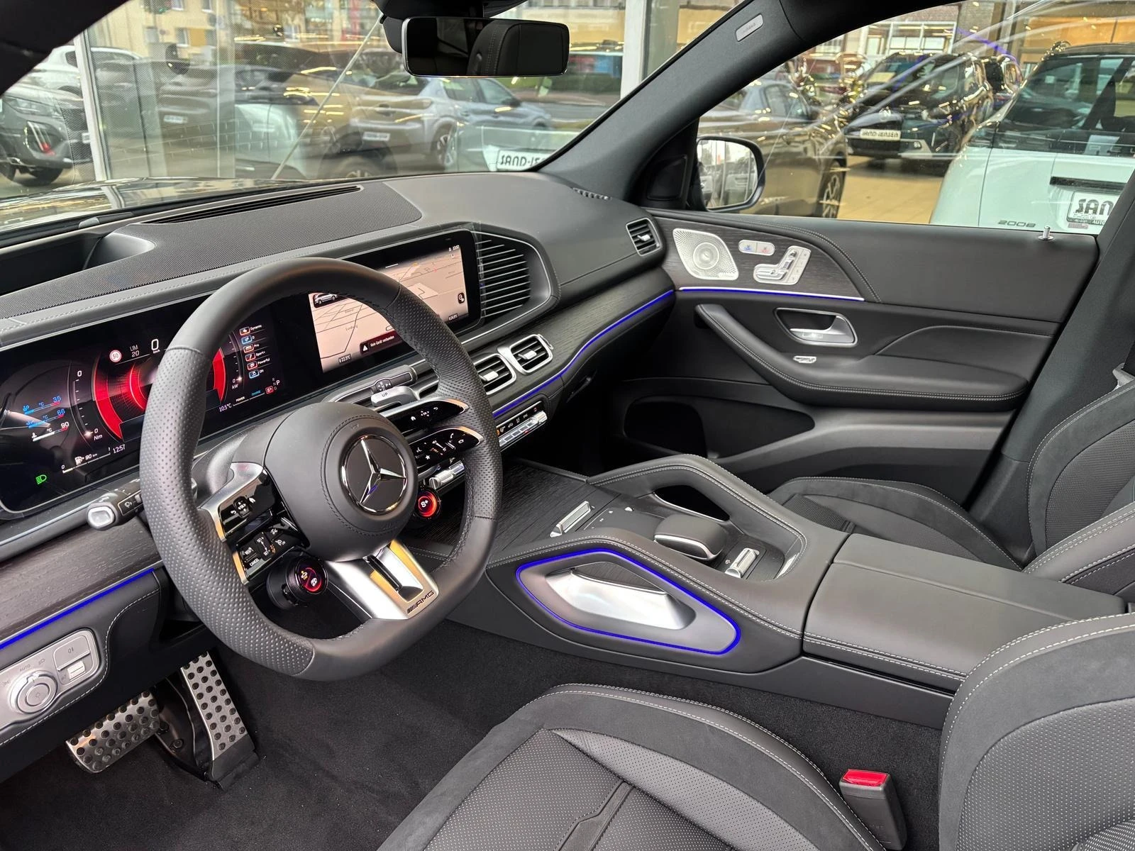 Mercedes-Benz GLS 63 AMG 4-MATIC BURMESTER PANO HEAD UP 360 - изображение 9