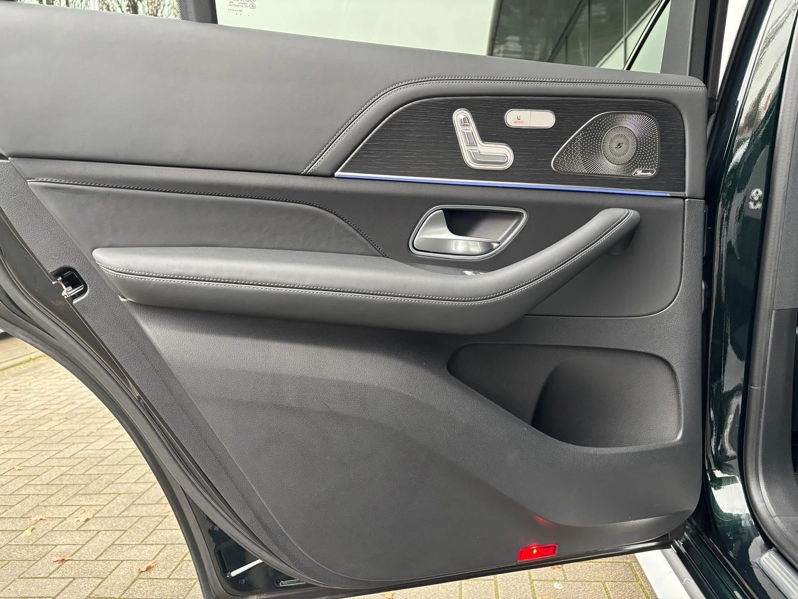 Mercedes-Benz GLS 63 AMG 4-MATIC BURMESTER PANO HEAD UP 360 - изображение 8