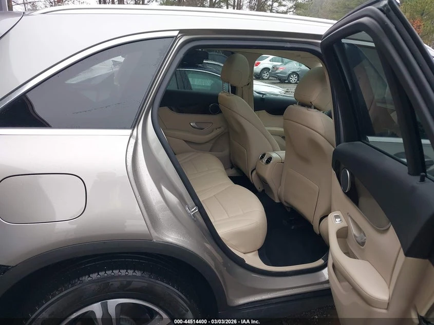 Mercedes-Benz GLC 300 2.0l Suv, снимка 8 - Автомобили и джипове - 53863302