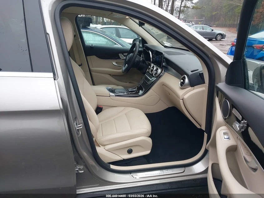 Mercedes-Benz GLC 300 2.0l Suv, снимка 5 - Автомобили и джипове - 53863302