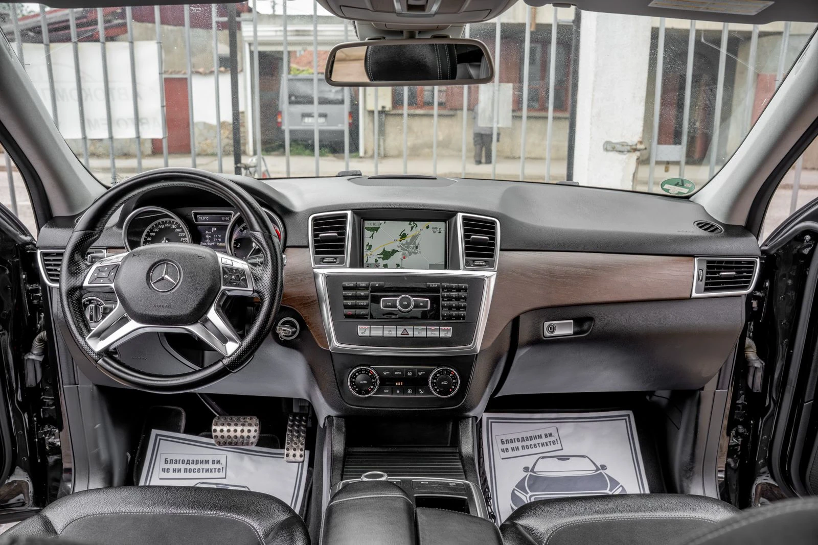 Mercedes-Benz ML 350 CDI-BlueTEC-AMG-PANORAMA-КАМЕРА-ПРУЖИНИ-FULL-TOP, снимка 12 - Автомобили и джипове - 54621318