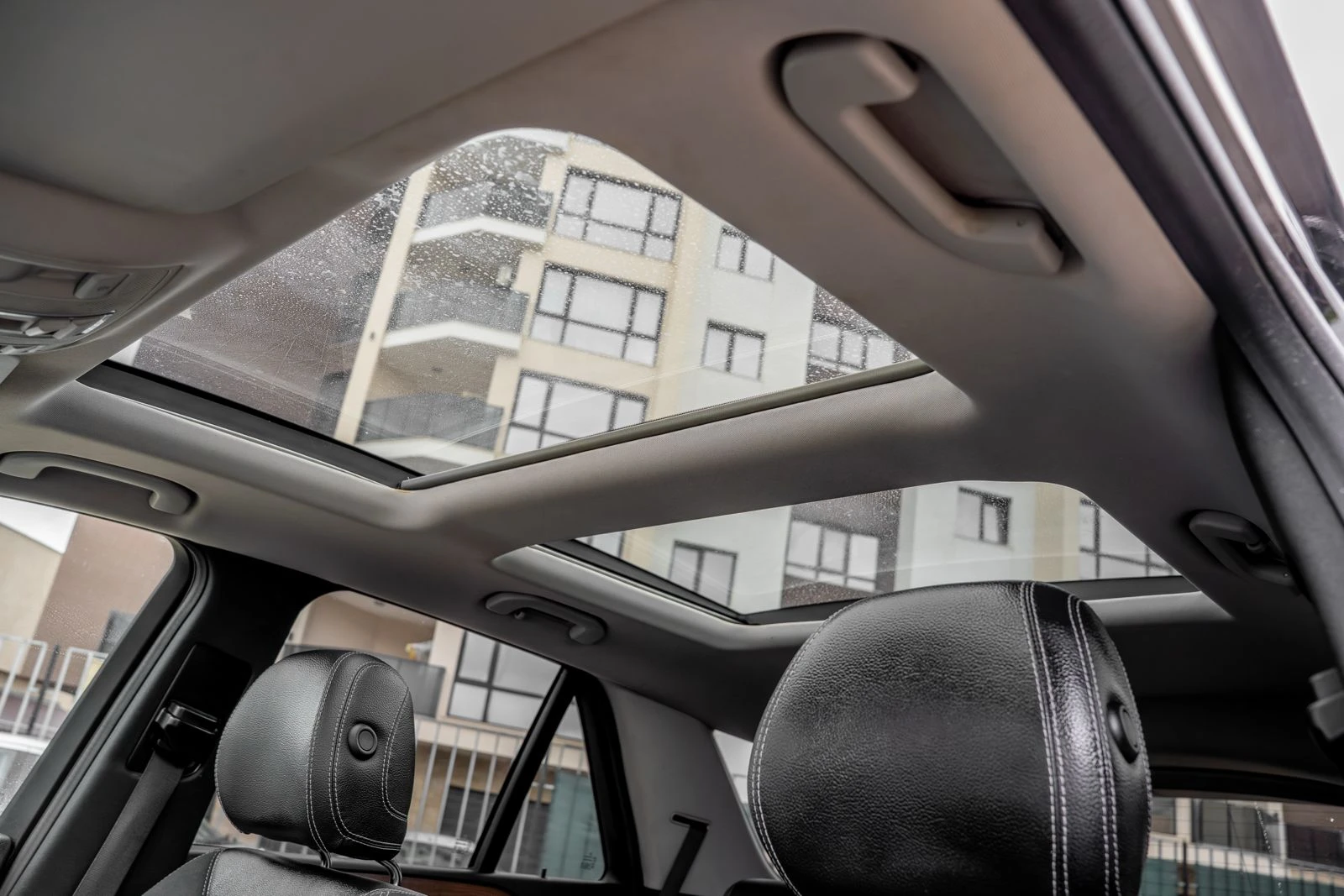 Mercedes-Benz ML 350 CDI-BlueTEC-AMG-PANORAMA-КАМЕРА-ПРУЖИНИ-FULL-TOP, снимка 8 - Автомобили и джипове - 54621318