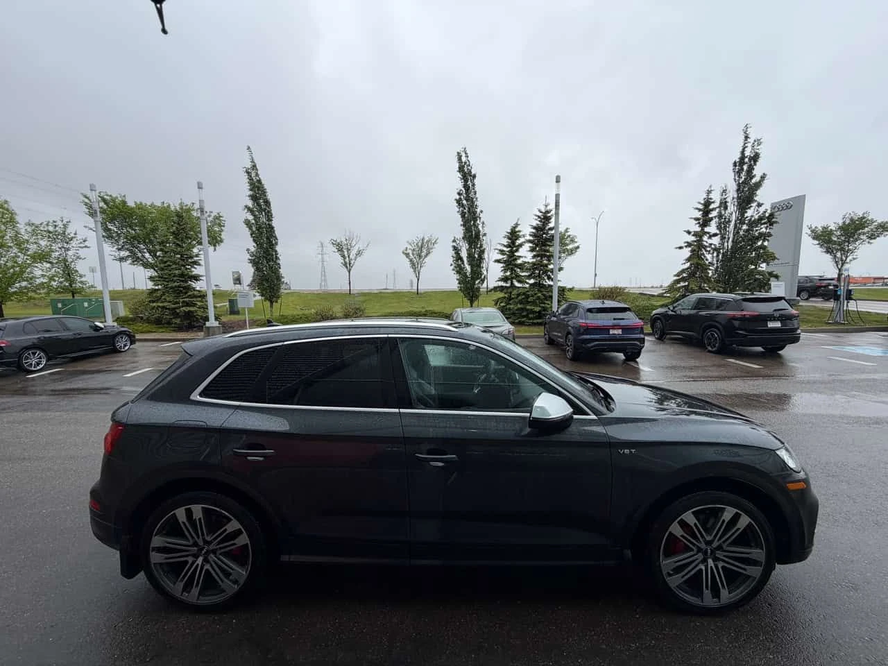 Audi SQ5 * Technik * ДИСТРОНИК * 360 * ПОДГРЕВИ, снимка 3 - Автомобили и джипове - 54756295