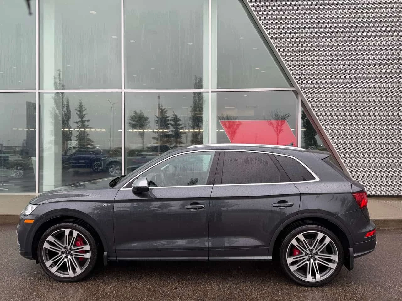 Audi SQ5 * Technik * ДИСТРОНИК * 360 * ПОДГРЕВИ, снимка 12 - Автомобили и джипове - 54756295