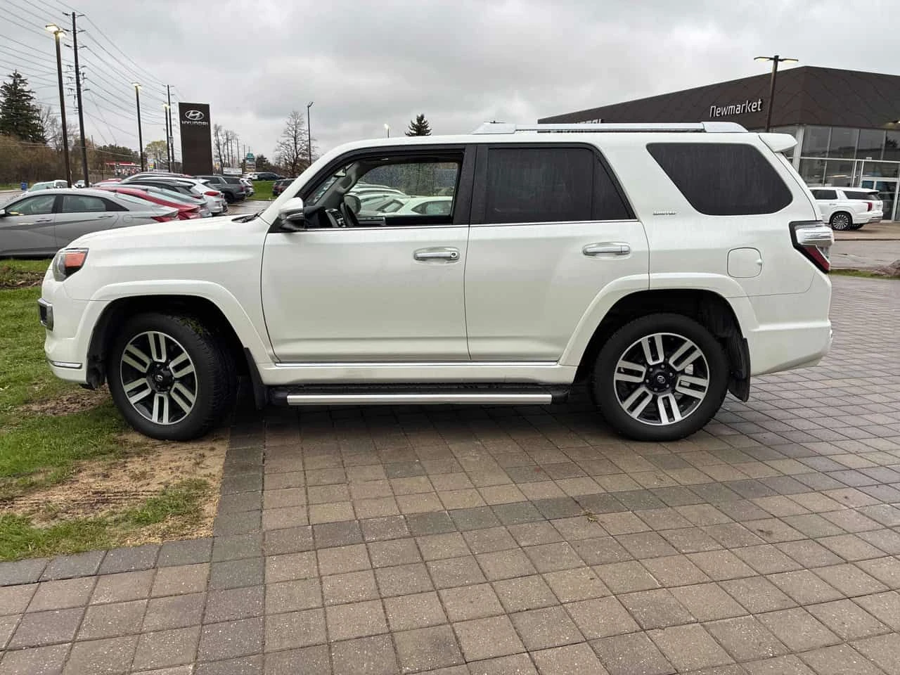 Toyota 4runner 4WD| PANO| KEYLESS| ПОДГРЕВИ| КЛИП НА МОТОРА| , снимка 2 - Автомобили и джипове - 54778305