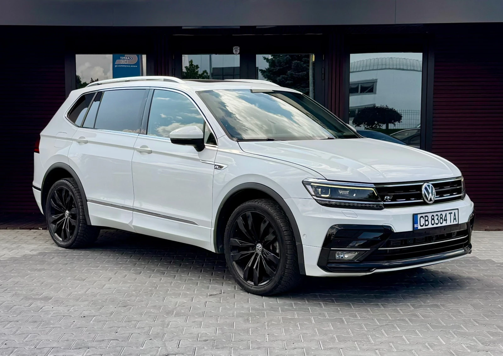 VW Tiguan 4Motion* R-line * DIGITAL* 6+ 1 Места* Лизинг