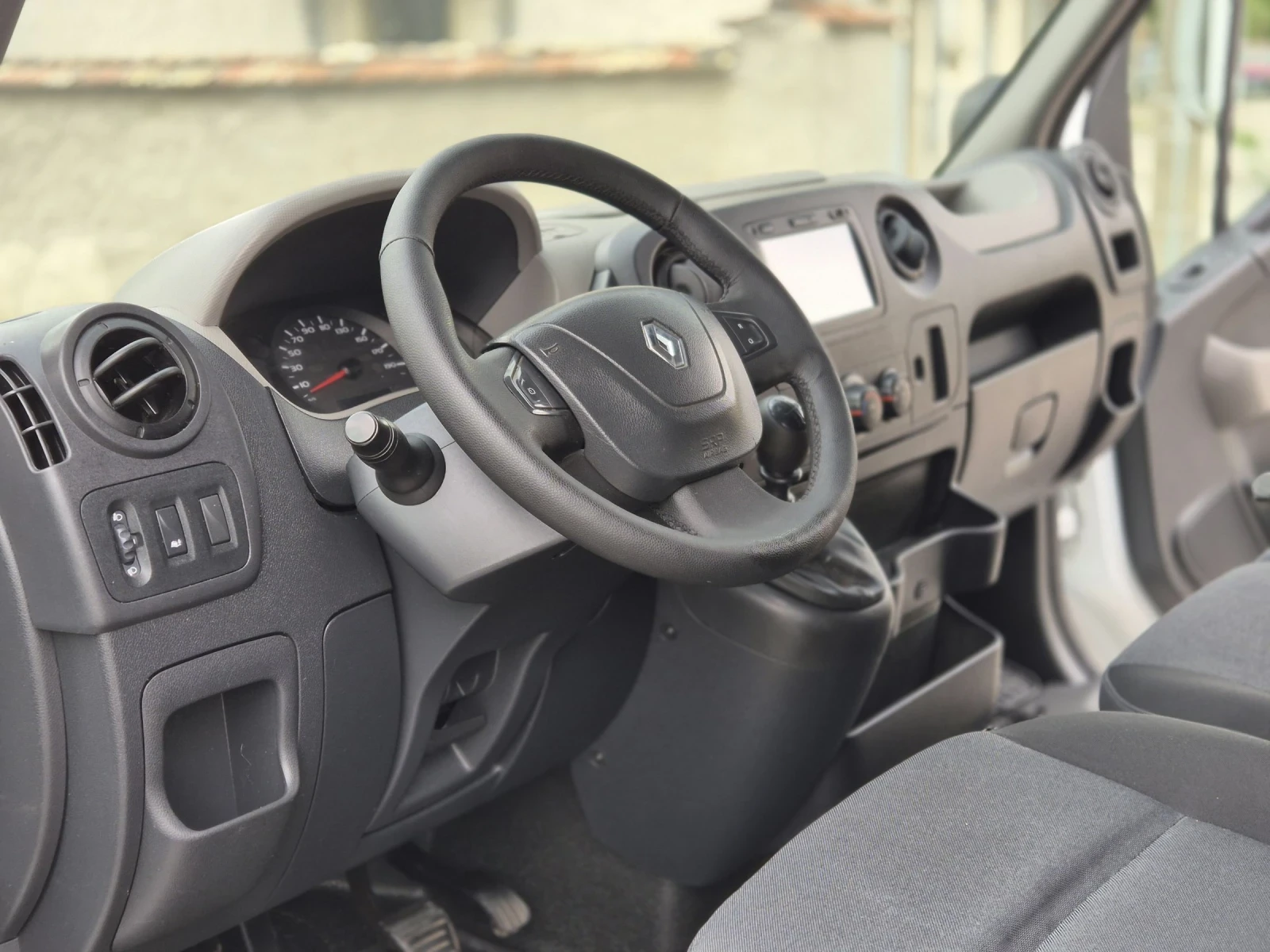 Renault Master  T35 2.3DCI L3H2 - изображение 10