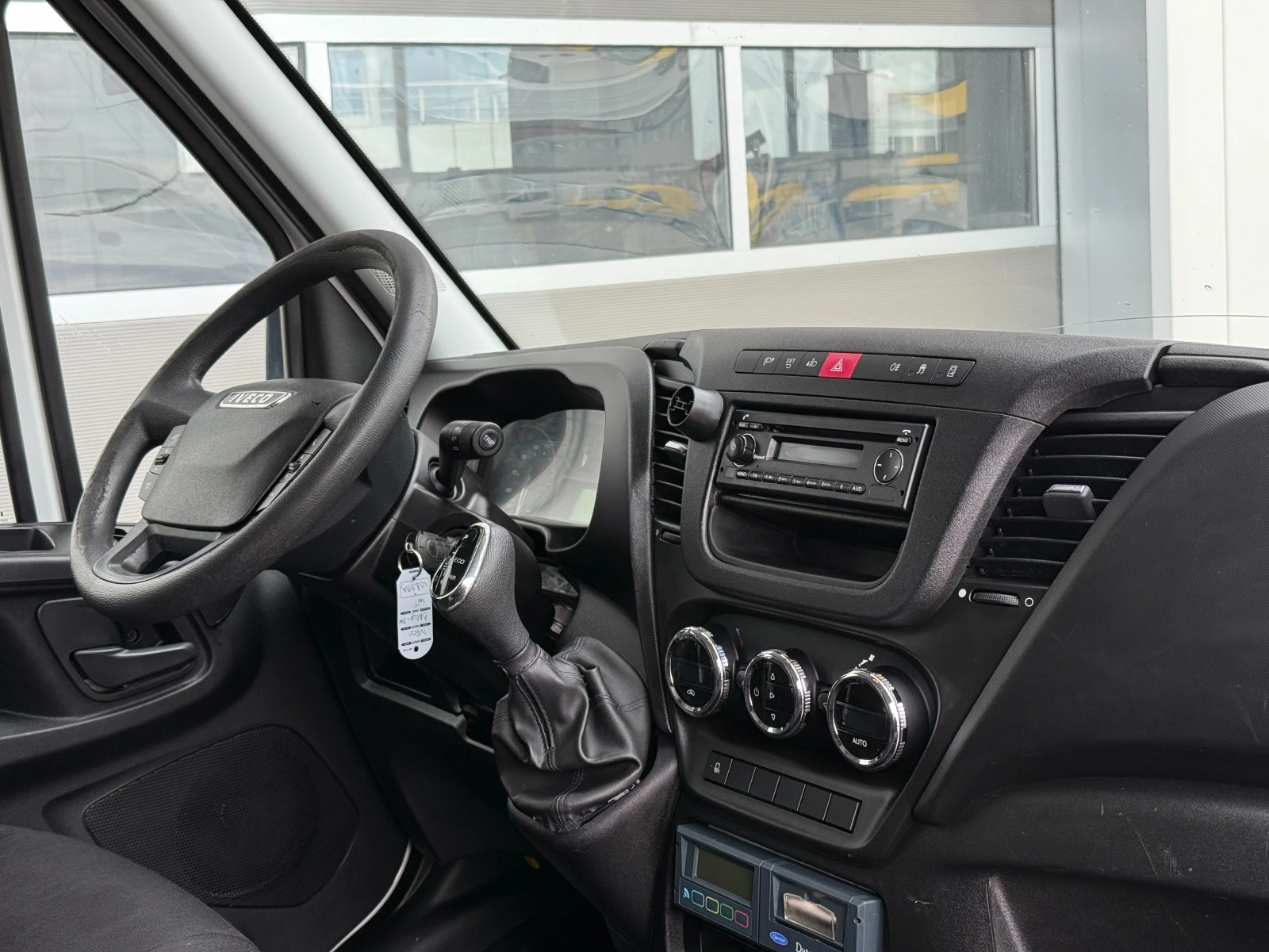 Iveco Daily Хладилен + Странична врата + Падащ Борд + Външно 2, снимка 15 - Бусове и автобуси - 53904897