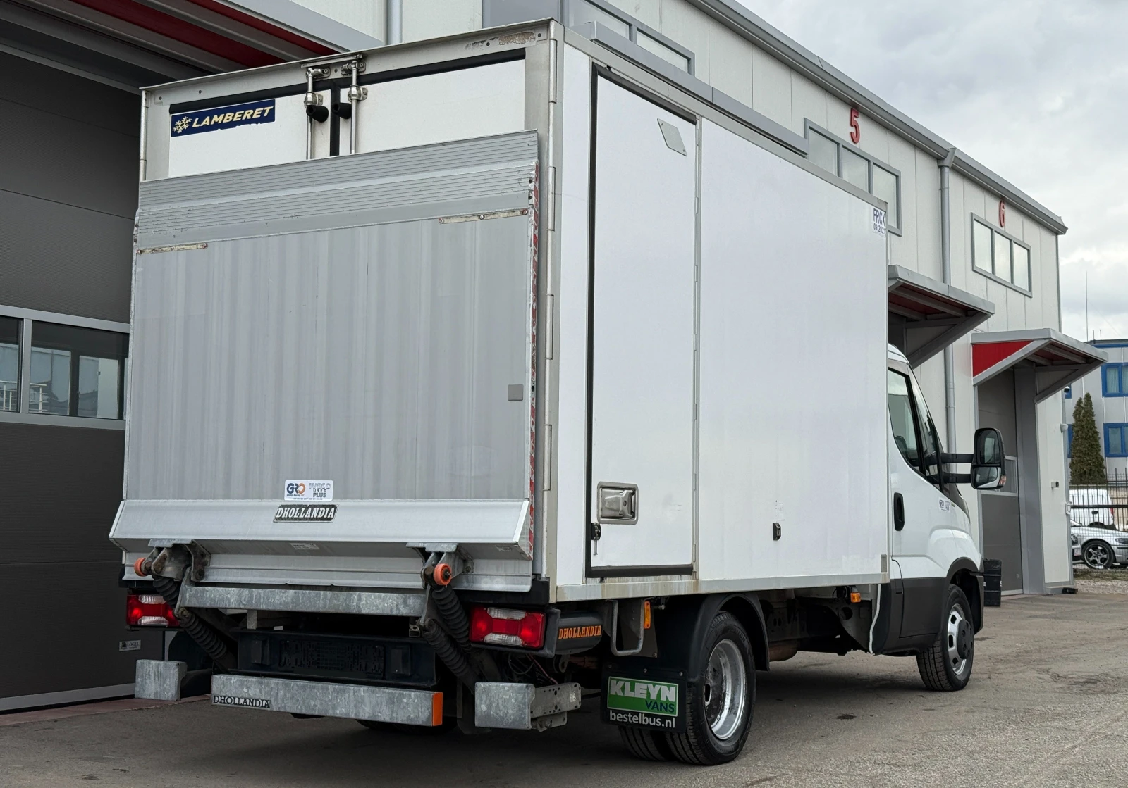 Iveco Daily Хладилен + Странична врата + Падащ Борд + Външно 2, снимка 4 - Бусове и автобуси - 53904897