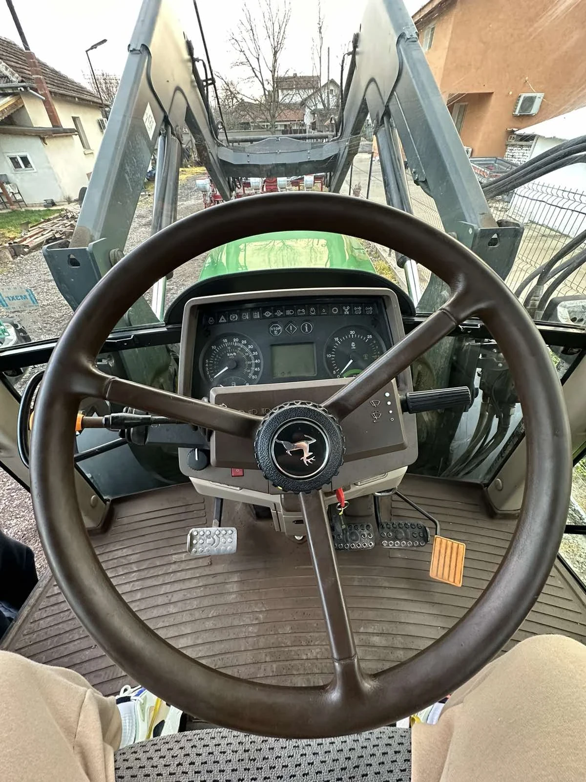 Трактор John Deere 6420 - изображение 7