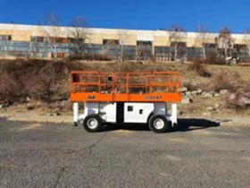      JLG 3394 RT 4x4