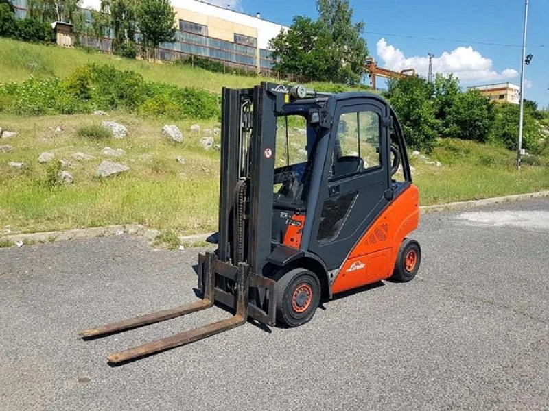 Мотокар Linde H 25 D/392 DISSEL, снимка 2 - Индустриална техника - 21769855