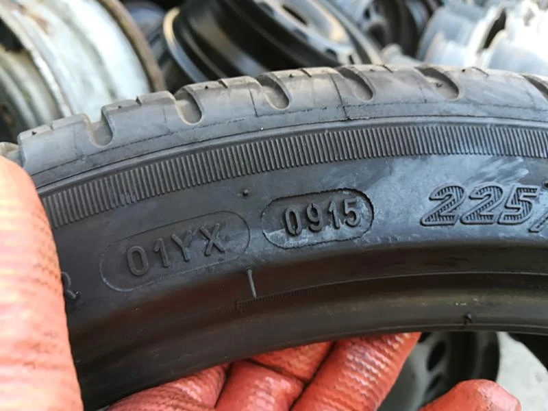 Гуми Летни 225/40R18, снимка 7 - Гуми и джанти - 21465716