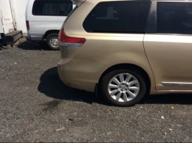 Toyota Sienna XLE limited 2011, снимка 4