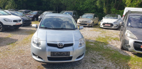 Toyota Auris 1.4i benzin, снимка 2 - Автомобили и джипове - 45477582