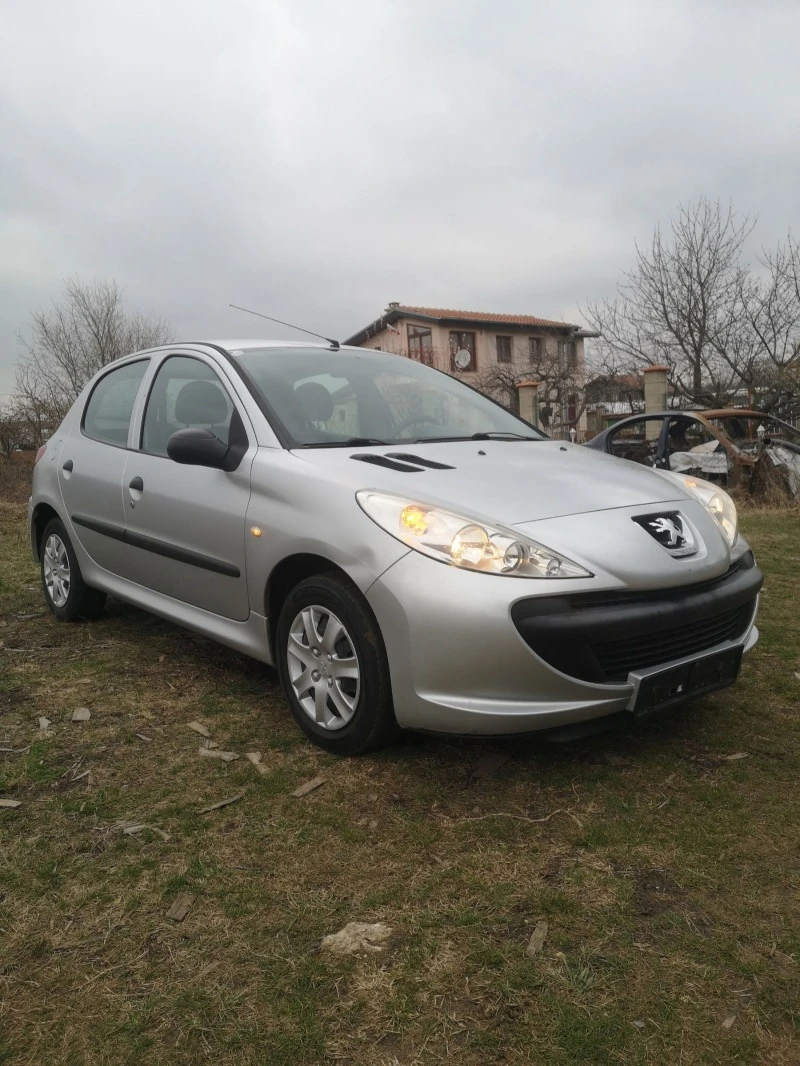 Peugeot 206 1, 1i Отлична , снимка 4 - Автомобили и джипове - 47149966