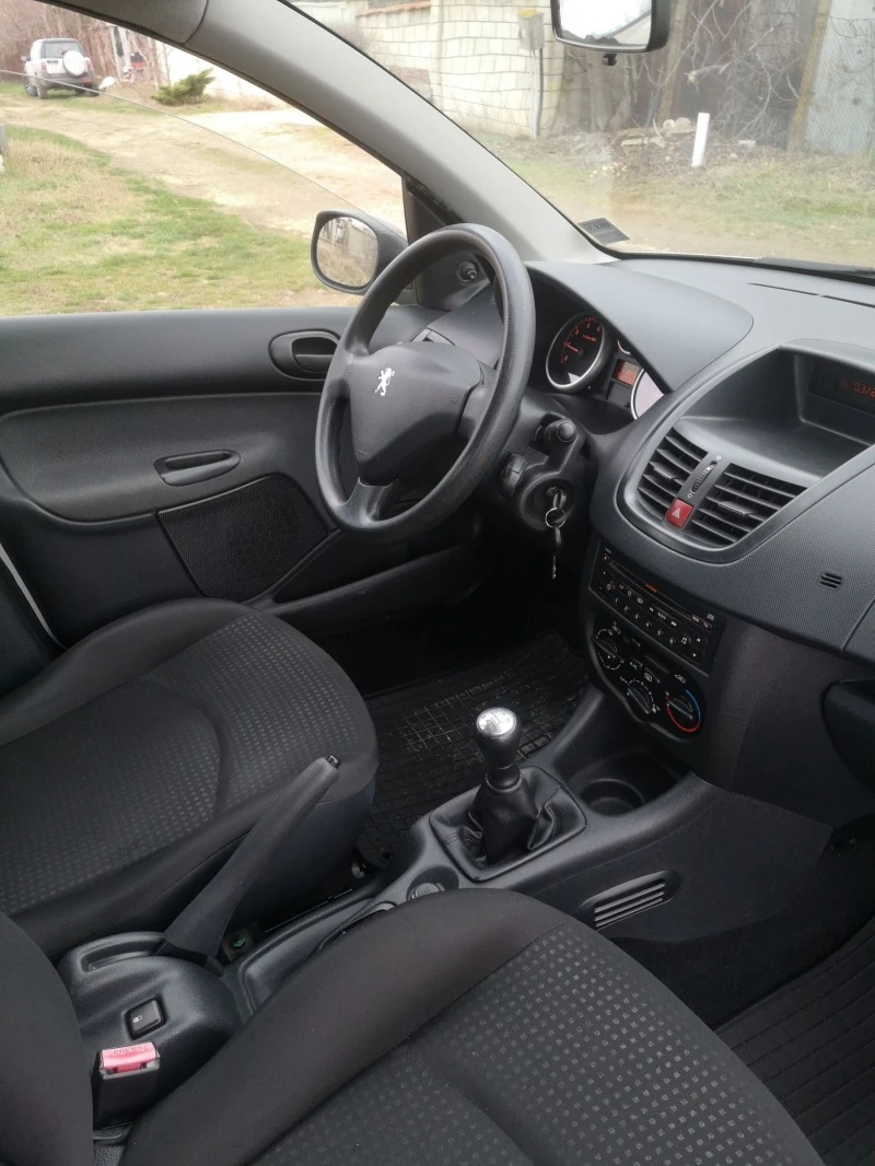 Peugeot 206 1, 1i Отлична , снимка 9 - Автомобили и джипове - 47149966