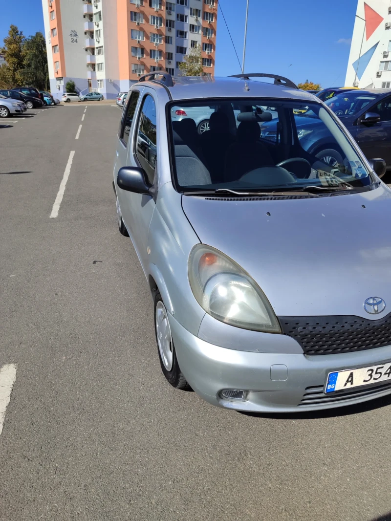 Toyota Yaris verso 1.33 с AГУ, снимка 6 - Автомобили и джипове - 47467976